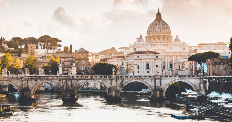 A bridge in the city of Rome