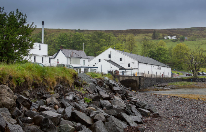 Isle of Skye tour Talisker Distillery