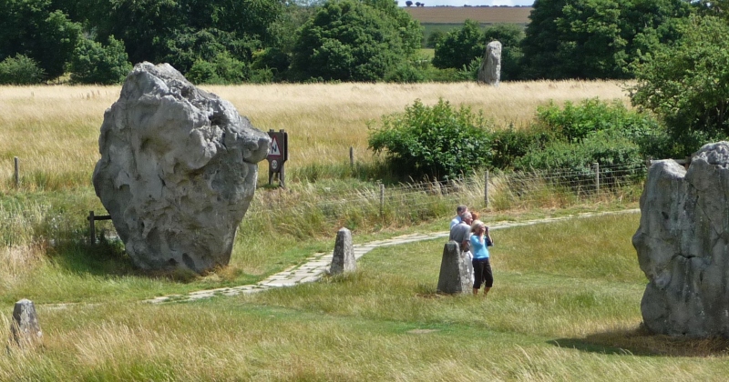 Are there more things to do in Avebury or Stonehenge