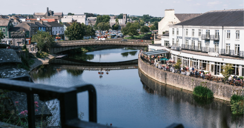 A bridge over a river in an Irish city