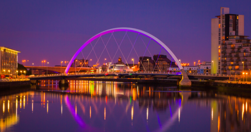 glasgow bridge at night